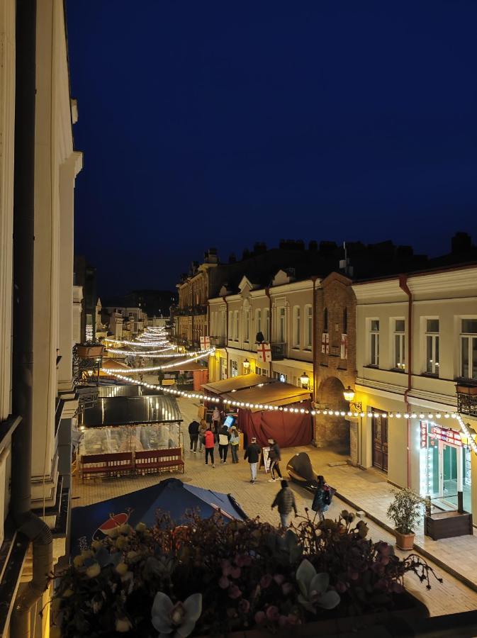 Tbilicity Hotel Тбилиси Екстериор снимка